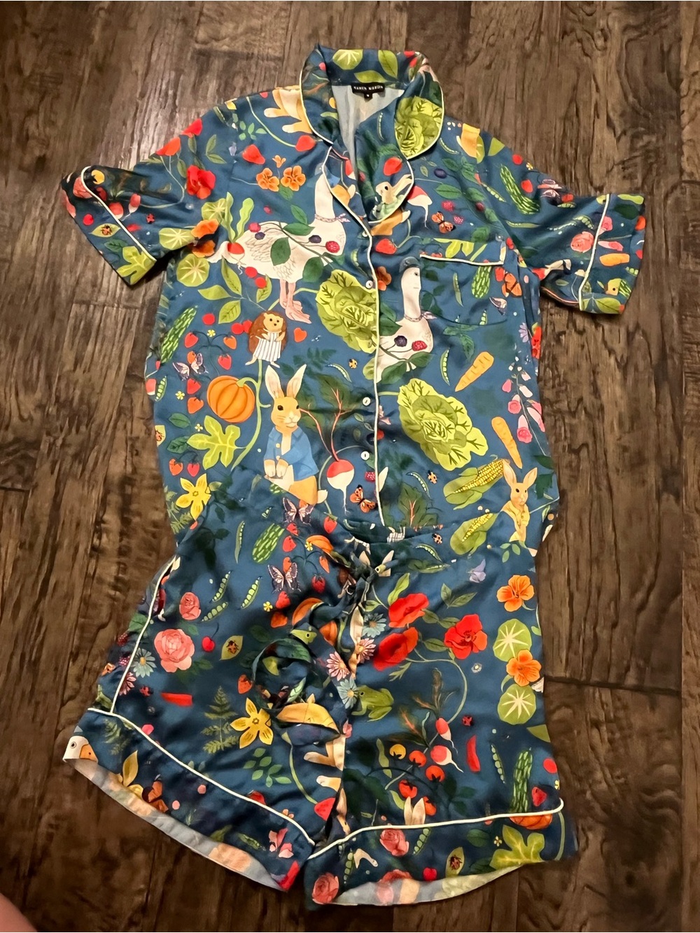 Karen mabon Women's Blue Floral & Animal Short Pajama Set
